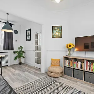 Retreat - By My Getaways - Free Parking Apartment Brighton
