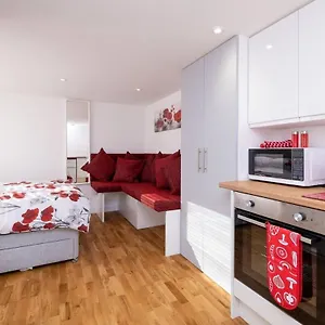 Host & - Wilson Apartment Brighton