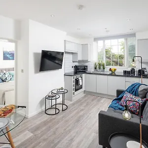Skyline Serviced - Beckett Apartment London